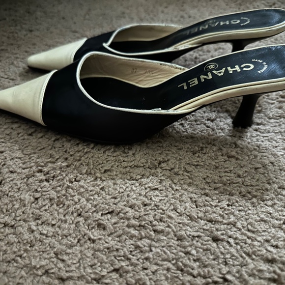 Rare vintage Chanel kitten heels - Picture 7 of 7